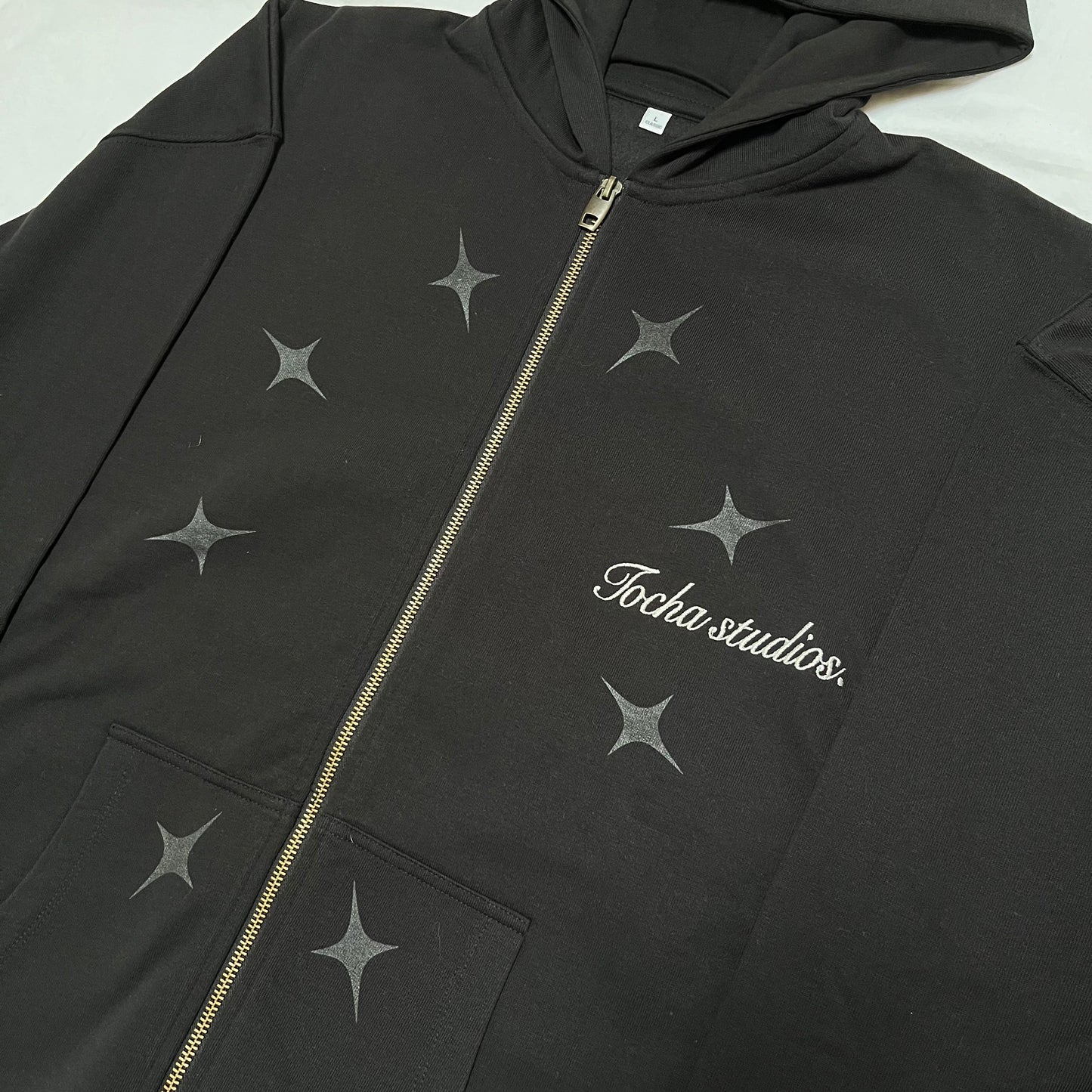 Star circle zip-hoodie